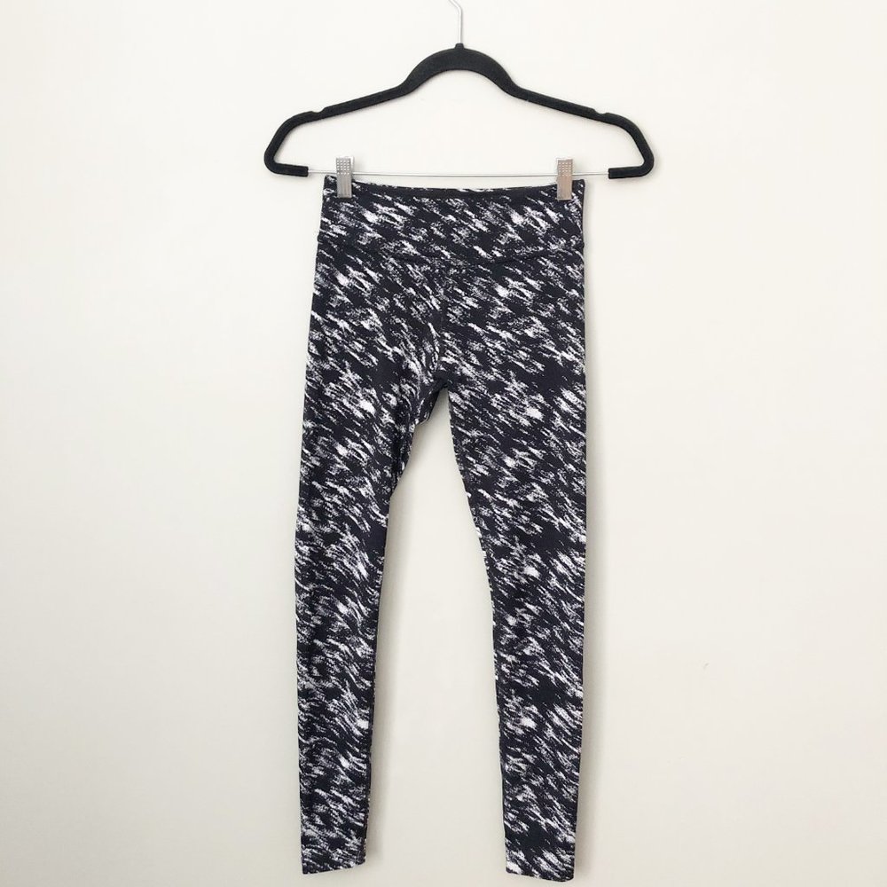 Beyond yoga patterned full-length leggings size Small